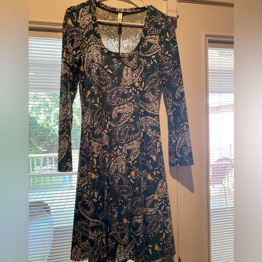 24Seven dress size M